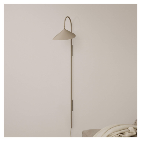 Ferm LIVING Arum Swivel Tall nástenné svietidlo, béžová farba, zástrčka