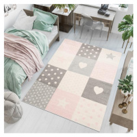 Ružový koberec so vzormi