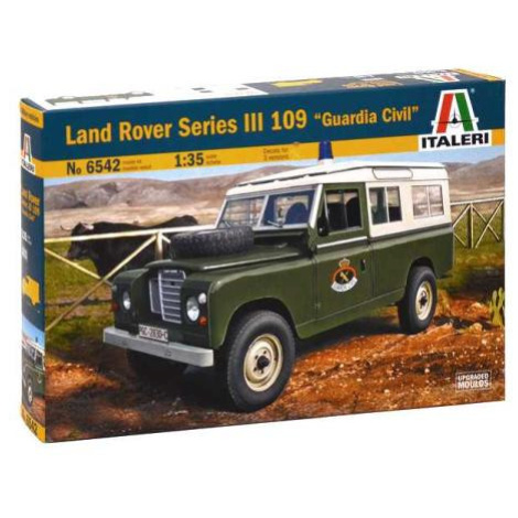 Model Kit auto 6542 – LAND ROVER III 109 „Guardia Civil“ (1:35)