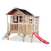 Domček cédrový na pilieroch Loft 350 Natural Exit Toys veľký s vodeodolnou strechou a šmykľavkou
