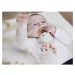 Drevená hrkálka pre bábätká Zajačik Kaloo K´Doux poppy