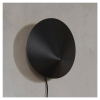 Ferm LIVING Arum Sconce nástenné svietidlo, čierne, 29 cm, zástrčka