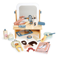 Drevený kadernícky salón pre bábiku Hair Salon Tender Leaf Toys s otočným zrkadlom a 18 doplnkam