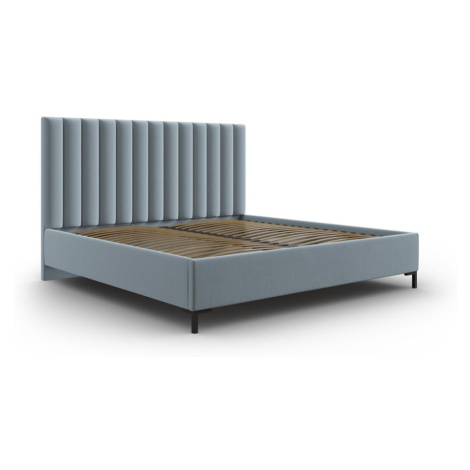 Svetlomodrá čalúnená dvojlôžková posteľ s úložným priestorom s roštom 160x200 cm Casey – Mazzini Mazzini Sofas
