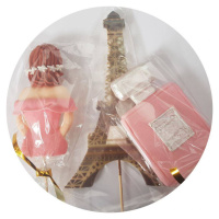 Cukrová figúrka dievča v ružovej farbe v Paríži - K Decor - K Decor