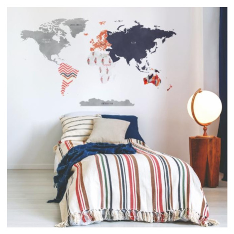 Matná nástenná nálepka v podobe mapy sveta s farebným motívom
