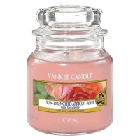 Yankee Candle, Vyšisovaná marhuľová ruža, Sviečka v sklenenej dóze 104 g