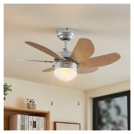 Stropný ventilátor Lindby s osvetlením Minja, strieborný, tichý, 78 cm