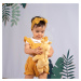 Bábika v kostýme Slimáčik MiniKiss Croc Smoby žltý so zvukom ‚cmuk’ s mäkkým telíčkom od 12 mes