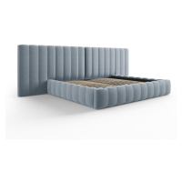 Svetlomodrá čalúnená dvojlôžková posteľ s úložným priestorom a roštom 200x200 cm Gina – Milo Cas