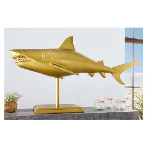 Estila Štýlová zlatá dekorácia žralok Perry z kovovej zliatiny na podstavci 103cm