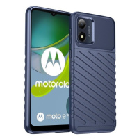 Motorola Moto E13, silikónové puzdro, stredne odolné proti nárazu, vypuklý pruhovaný vzor, tmavo