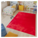 Moderný shaggy koberec červenej farby