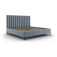 Svetlomodrá čalúnená dvojlôžková posteľ s úložným priestorom s roštom 160x200 cm Casey – Mazzini