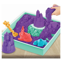 KINETIC SAND KRABICA TEKUTÉHO PIESKU S PODLOŽKOU FIALOVÁ