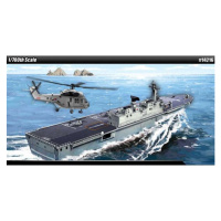 Model Kit loď 14216 - ROK NAVY DOKDO (LPH 6111) MCP (1:700)