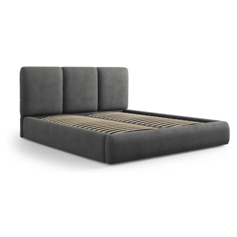 Sivá čalúnená dvojlôžková posteľ s úložným priestorom s roštom 180x200 cm Brody – Mazzini Beds Mazzini Sofas