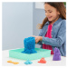 Akcia 1+1 pieskovisko Kinetic Sand s podložkou + Kinetic Sand téglik piesku naviac