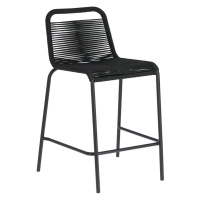Čierna barová stolička s oceľovou konštrukciou Kave Home Glenville, výška 62 cm