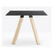 PEDRALI - Stôl ARKI 5/2 - štvorcová stolová doska s dreveným podstavcom