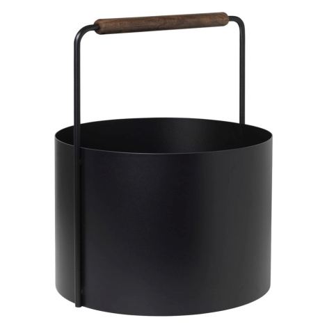 Čierny kovový košík na palivové drevo Blomus Fireplace