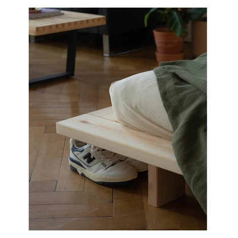 Dvojlôžková posteľ z borovicového dreva s roštom v prírodnej farbe 180x200 cm Japan – Karup Desi Karup Design