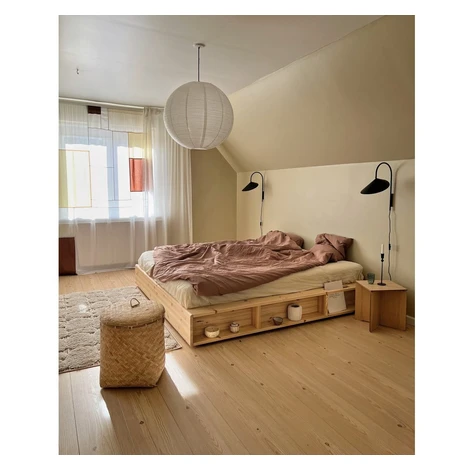 Dvojlôžková posteľ z borovicového dreva s roštom 140x200 cm Ziggy – Karup Design