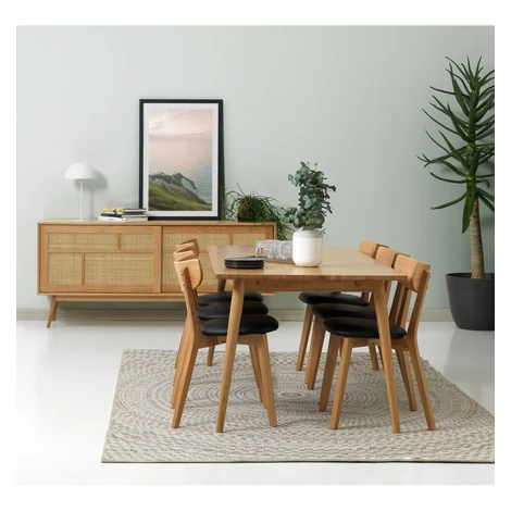 Nízka komoda v dekore duba s posuvnými dverami v prírodnej farbe 180x80 cm Barrali – Unique Furn Unique Furniture