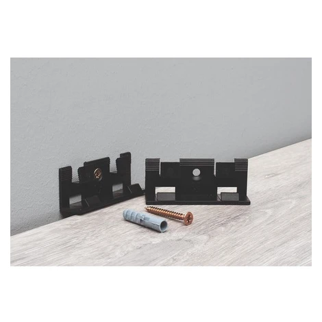 Príchytky k soklu Naturel čierna, PVC, dĺžka 4 cm, MCLIPS
