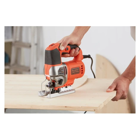 Black+Decker Elektronická priamočiara píla s výkyvným zdvihom BES610K, 650 W Black + Decker